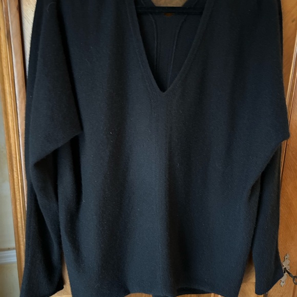 Vince Classic Cashmere Black Knitwear Sz L - Picture 2 of 4